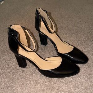Liz Claiborne Glossy Black Heels